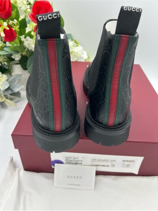 Gucci MIART GG
Leather logo sole Chelsea boots size 9.5 made in Italy main image 7